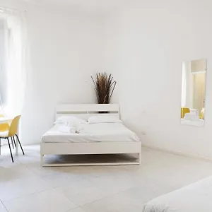 Apartment Smart Station, Milan